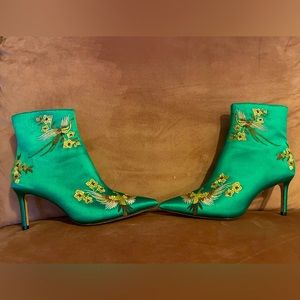 🐲🐉 Zara Green Satin Embroidered Ankle Booties